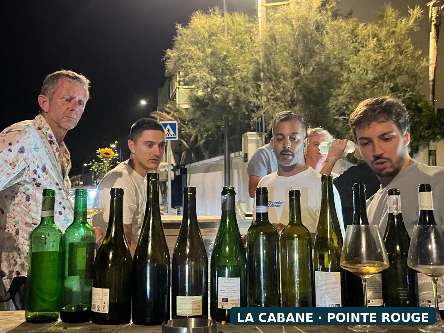 Dégustation de vins lors d'une soirée privée